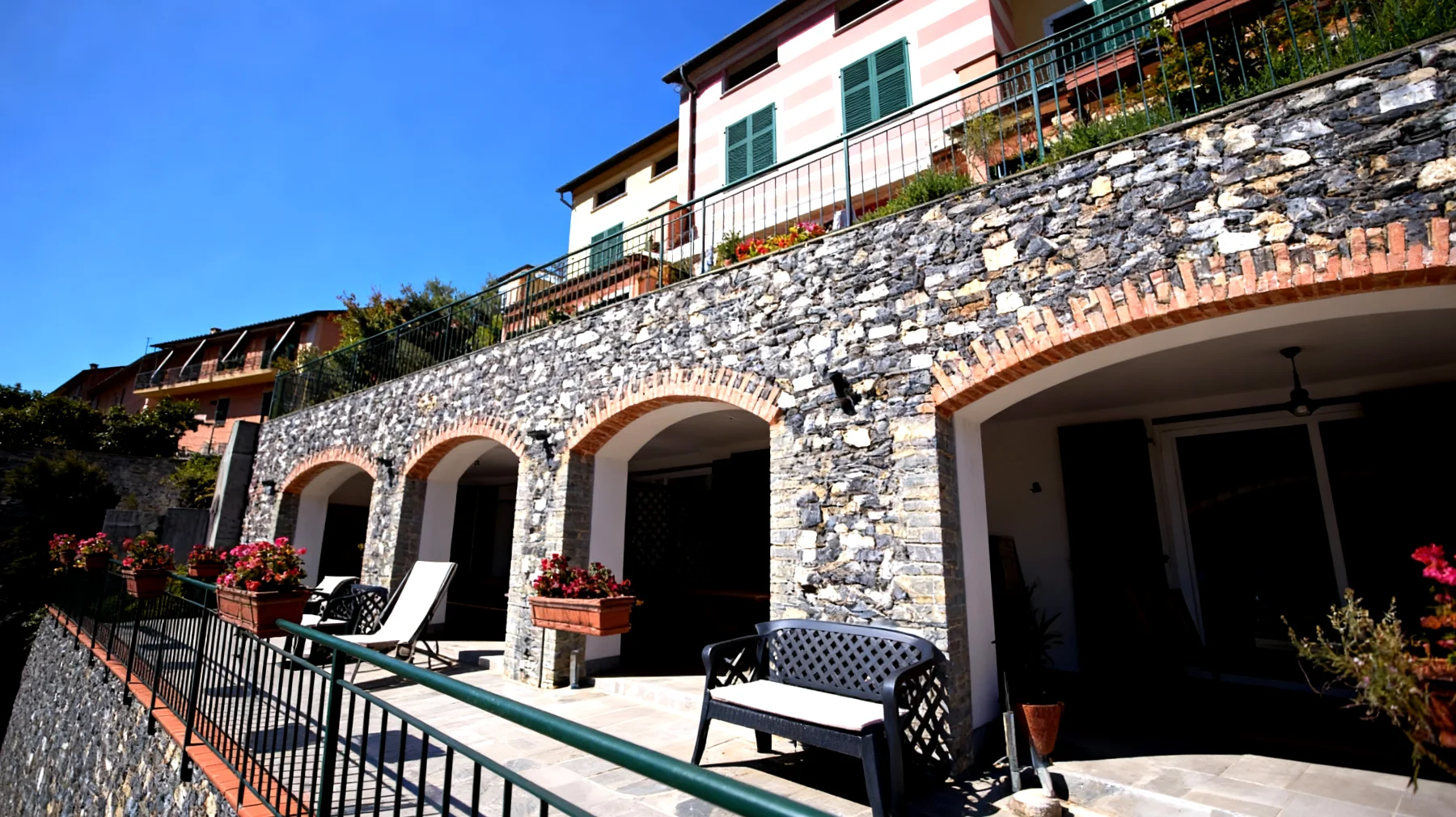 Un posto al sole 2025-12-21T10:37:24.164Z"